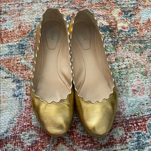 Chloe scalloped gold flats size 6